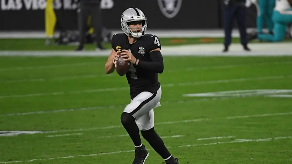 Derek Carr Raiders drop back