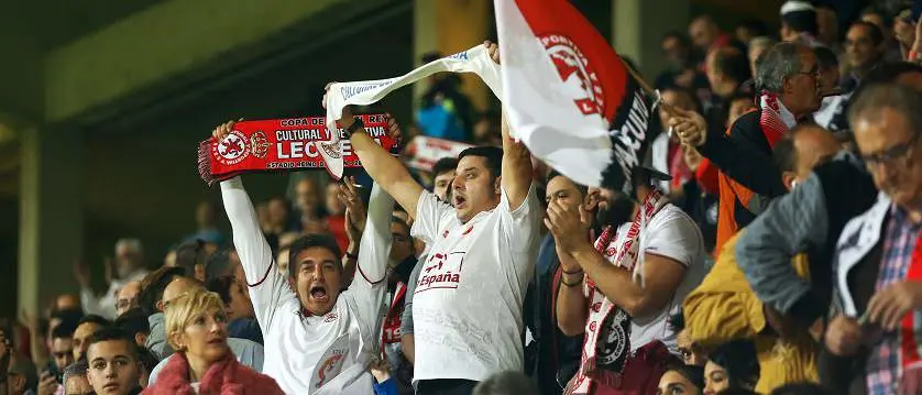 r football cultural leonesa fans