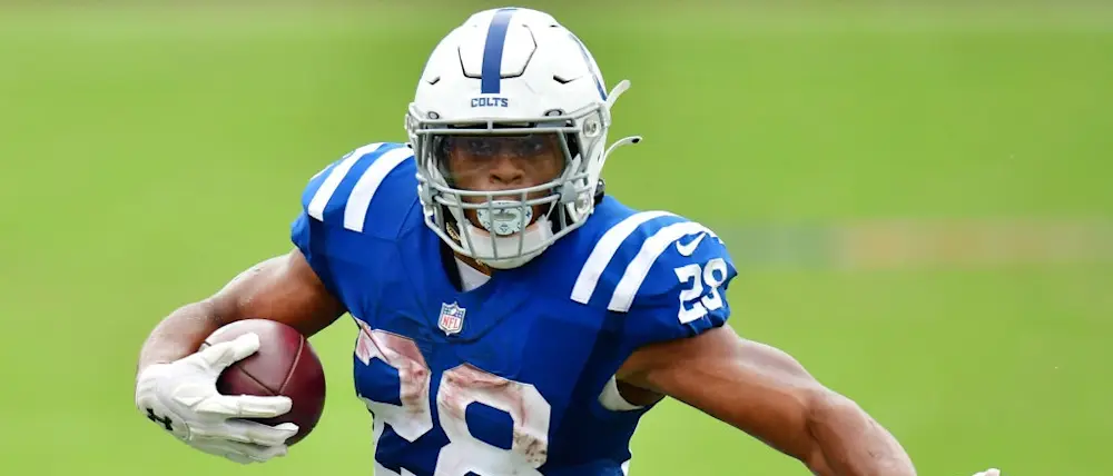 r-nfl-colts-jonathan-taylor-2021.jpg