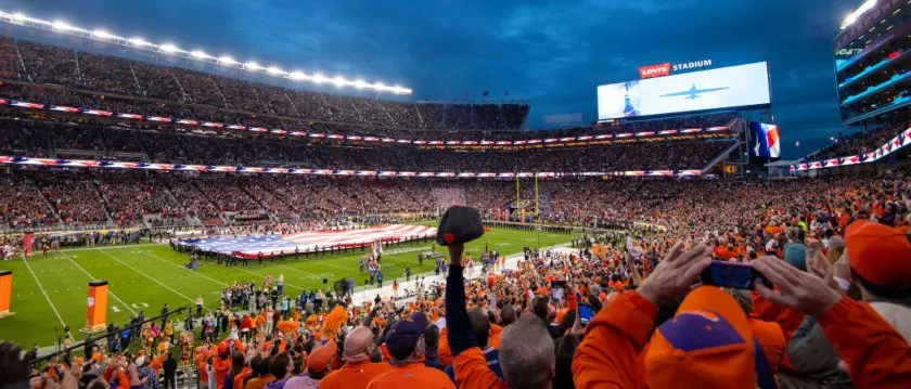 r-cfb-clemson-crowd.jpg