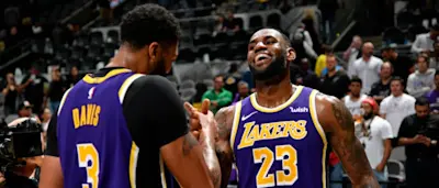 r-nba-lakers-lebron-davis-051119.jpg