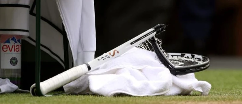 r betfair 17 07 23 tennis djokovic raquet wimbledon