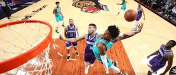 r-nba-mem-grizzlies-hornets-170120.jpg