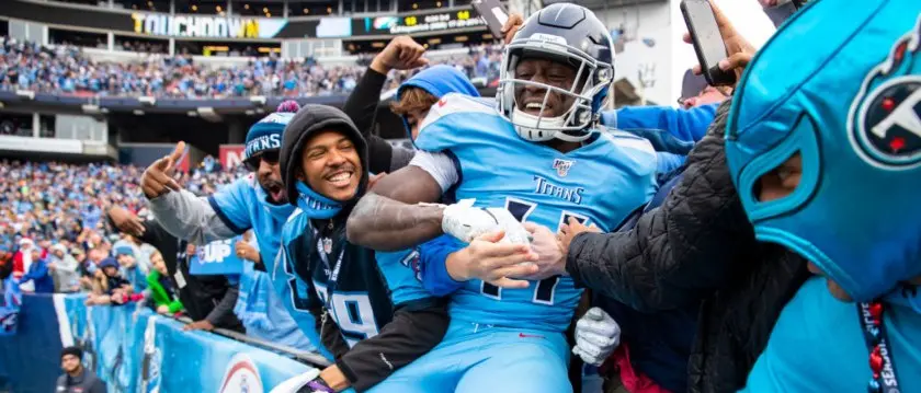 r-nfl-titans-aj-brown-171219.jpg