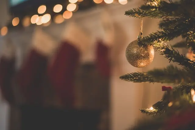 Best Christmas casino bonuses; a warm Christmas image of tree and stockings