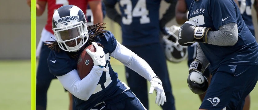 r-nfl-rams-henderson-training-camp.jpg