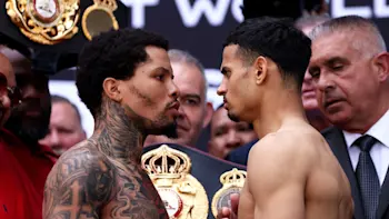 Gervonta Davis Rolando Romero Staredown