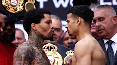 Gervonta Davis Rolando Romero Staredown