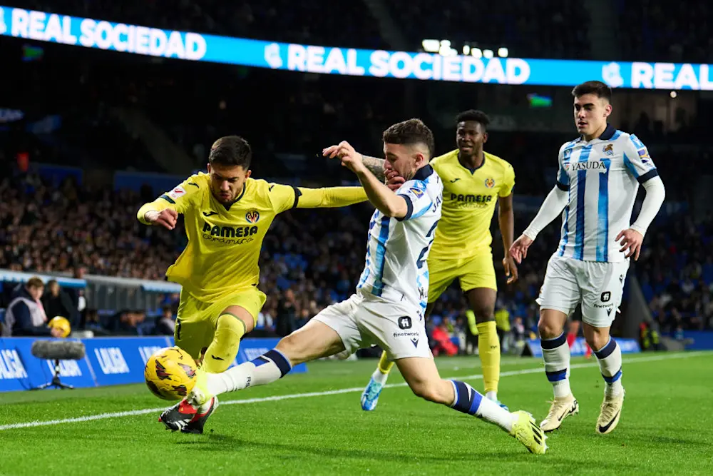 football-2024-laliga-real-sociedad-villarreal-fight-ball