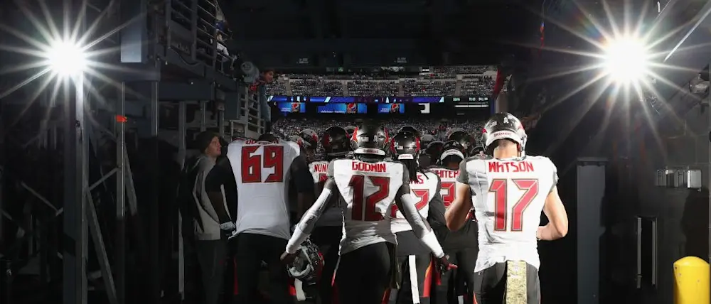 r-nfl-tb-bucs-2018.jpg