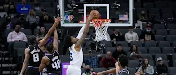 Jaden McDaniels Dunk