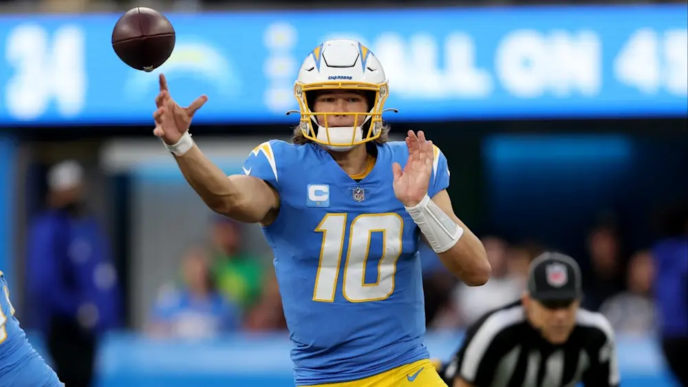 Justin Herbert Chargers Throw