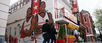 r-nba-wizards-building-mural.jpg