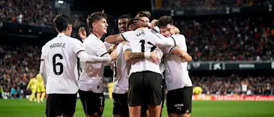 football-2024-laliga-valencia-players-goal-home